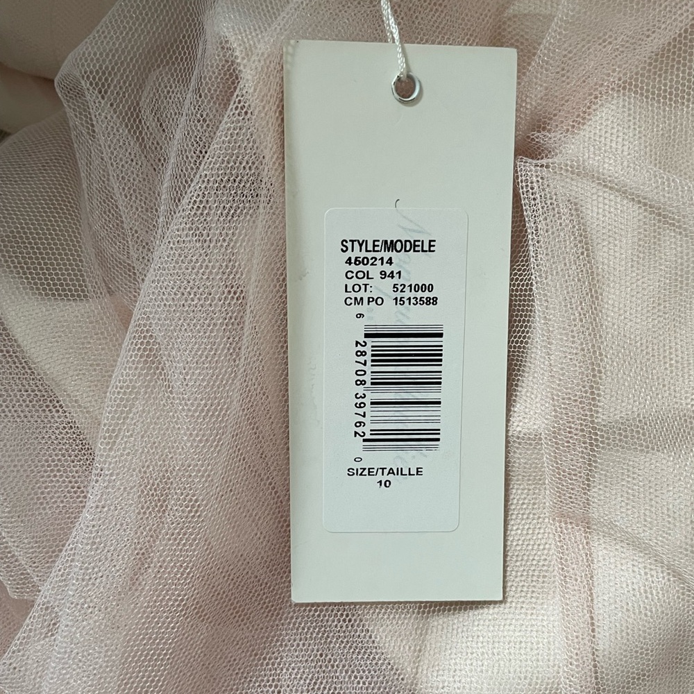 Monique Lhuillier Blush Strapless Tulle Wedding Gown - Picture 3 of 4
